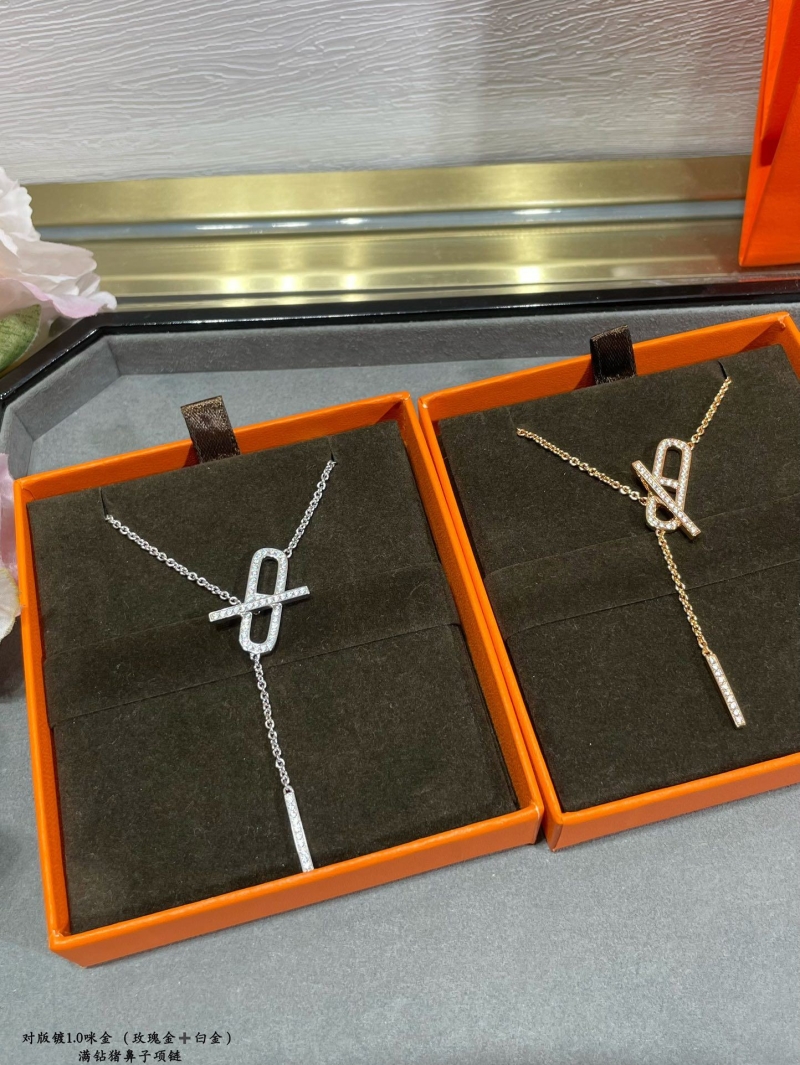 H**me5 necklaces